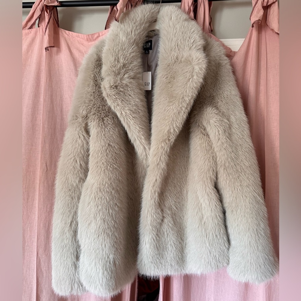 Gap Faux Fur Coat. XL Tall. New with Tags